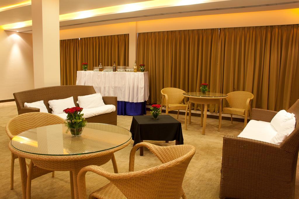 Hotel Parc Estique Pune Zewnętrze zdjęcie