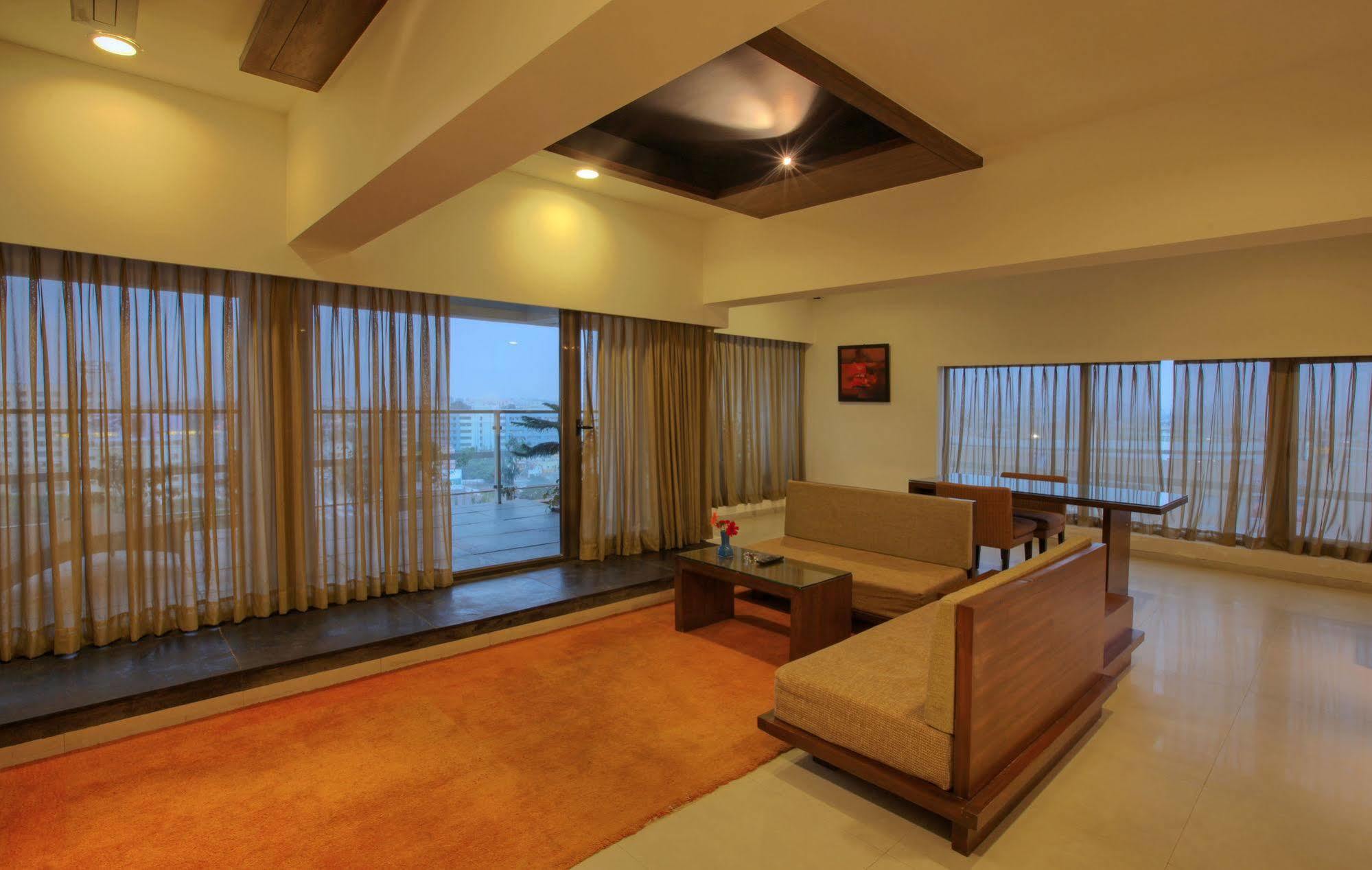Hotel Parc Estique Pune Zewnętrze zdjęcie