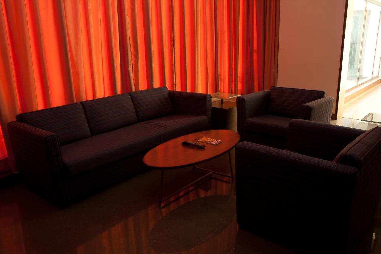 Hotel Parc Estique Pune Zewnętrze zdjęcie